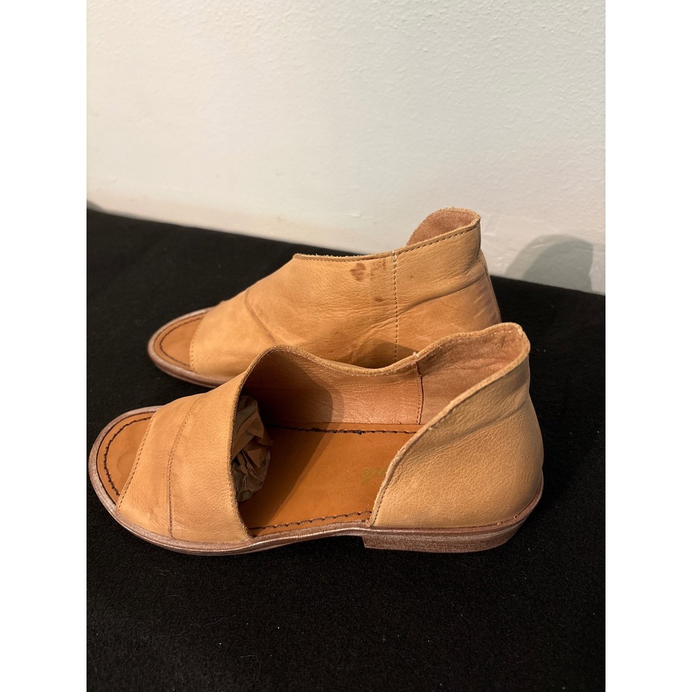 Free People Mont Blanc Sandals Womens 38 Tan Leather Good Peep Toe Flat Spain